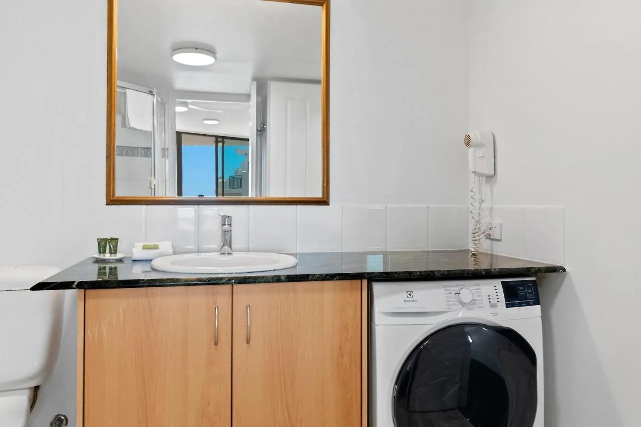 Top Floor Beachside Apartment In The Heart Of Mooloolaba 0*,  Australia