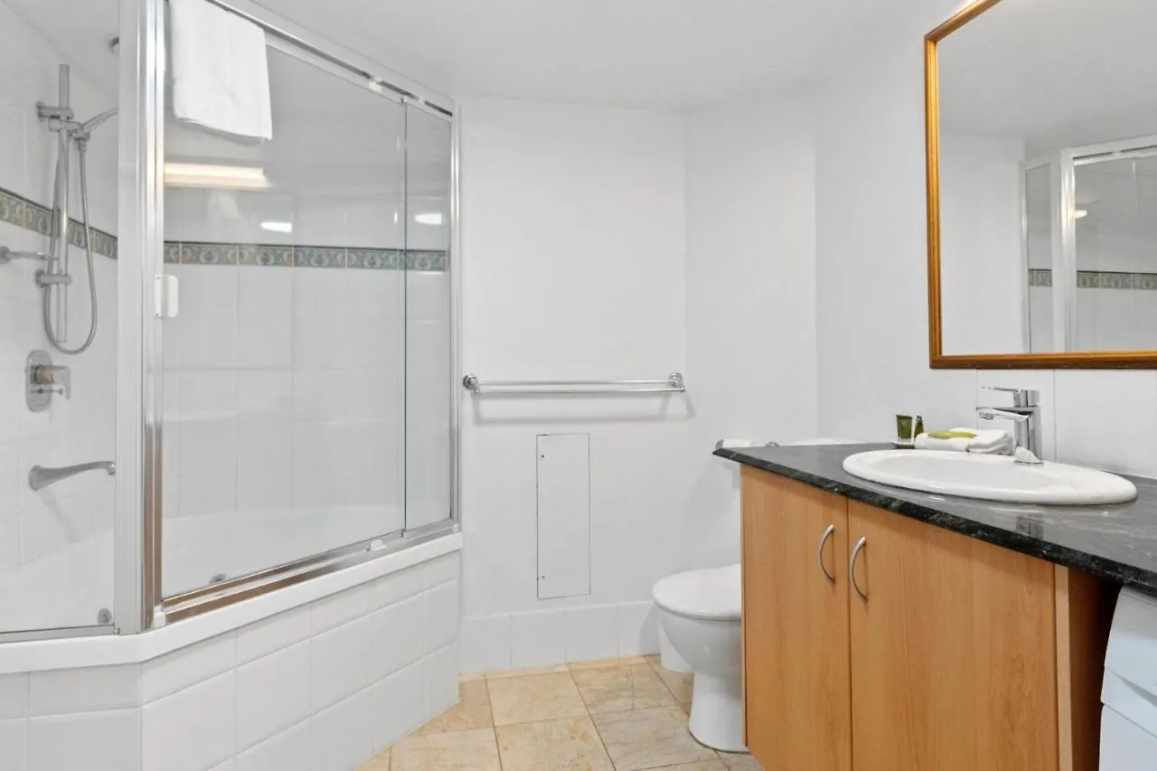 Top Floor Beachside Apartment In The Heart Of Mooloolaba