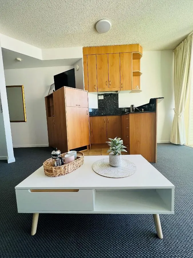Top Floor Beachside Apartment In The Heart Of مولولابا